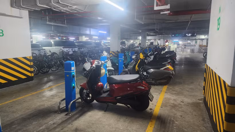 Chuyển Đổi Xanh Tăng Tốc, Chung Cư Loay Hoay Với Bài Toán Trạm Sạc Xe Điện: Không Chỉ Bất Tiện Mà Còn Tiềm Ẩn Rủi Ro Lớn