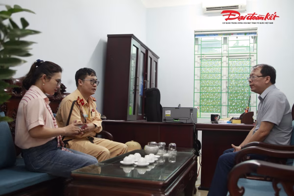 Xe điện “độ” công suất lớn xuất hiện quanh trường học, CSGT Hà Nội vào cuộc