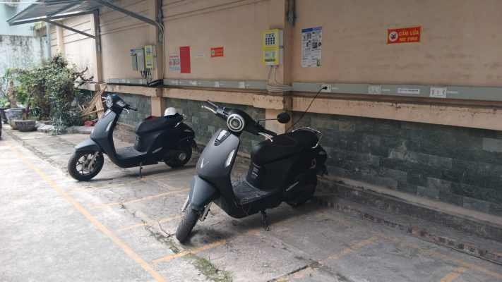 Sạc nơi khô ráo, thoáng mát