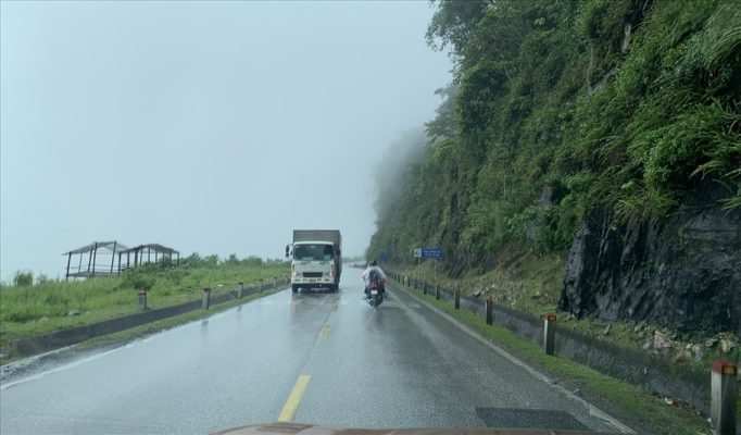 Lưu ý lái xe khi trời mưa