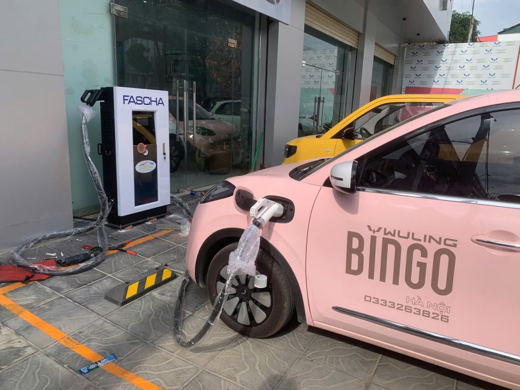Trạm sạc xe điện ngoại nhập