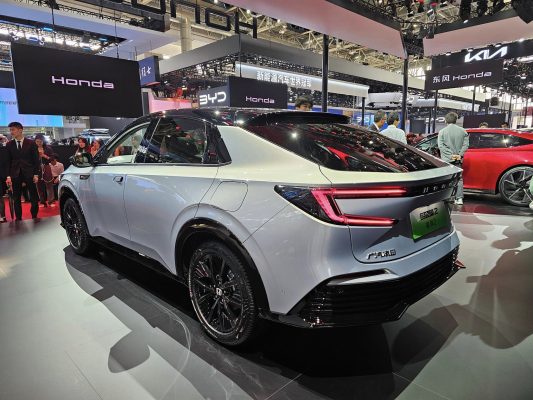 chi phí và trạm sạc xe điện