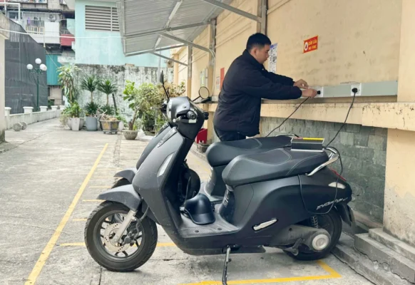 Trạm sạc xe điện tại bãi đỗ xe