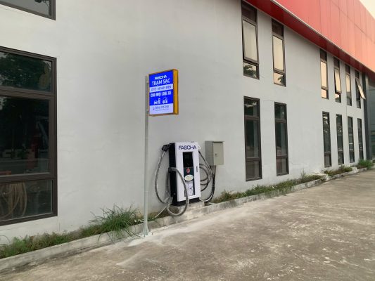 Tăng tốc trạm sạc xe điện