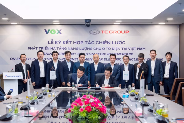 Ký kết hợp tác mở trạm sạc xe điện