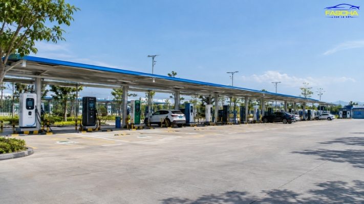 Lắp thêm trụ sạc cho trạm sạc ô tô điện